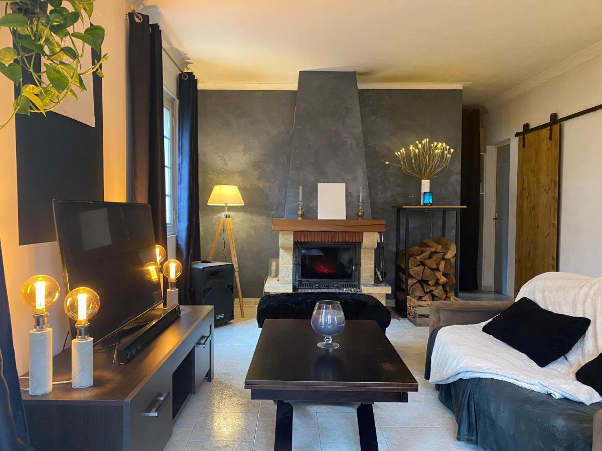 Villa Calme Avec Piscine Privee นีมส์ ภายนอก รูปภาพ