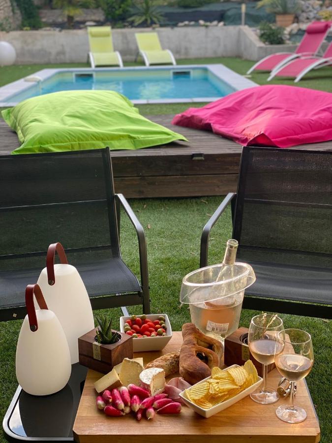 Villa Calme Avec Piscine Privee นีมส์ ภายนอก รูปภาพ